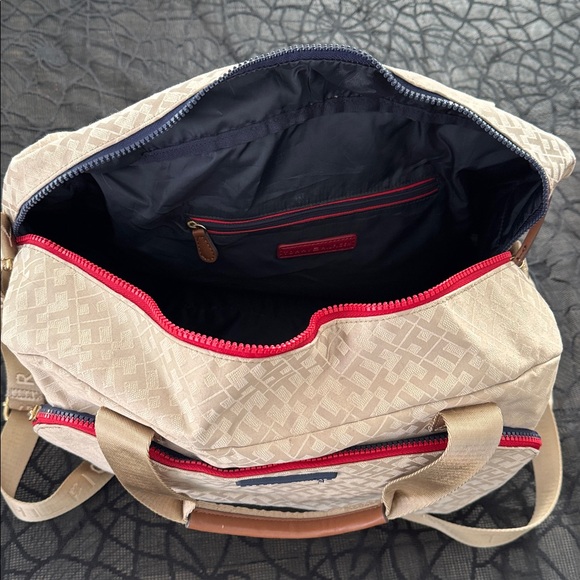 Tommy Hilfiger Beige and Red Duffel Bag - Picture 4 of 7